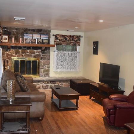 5 Bdr Cabin Game Rm Large Deck Fireplace Firetable Lake Harmony Eksteriør billede